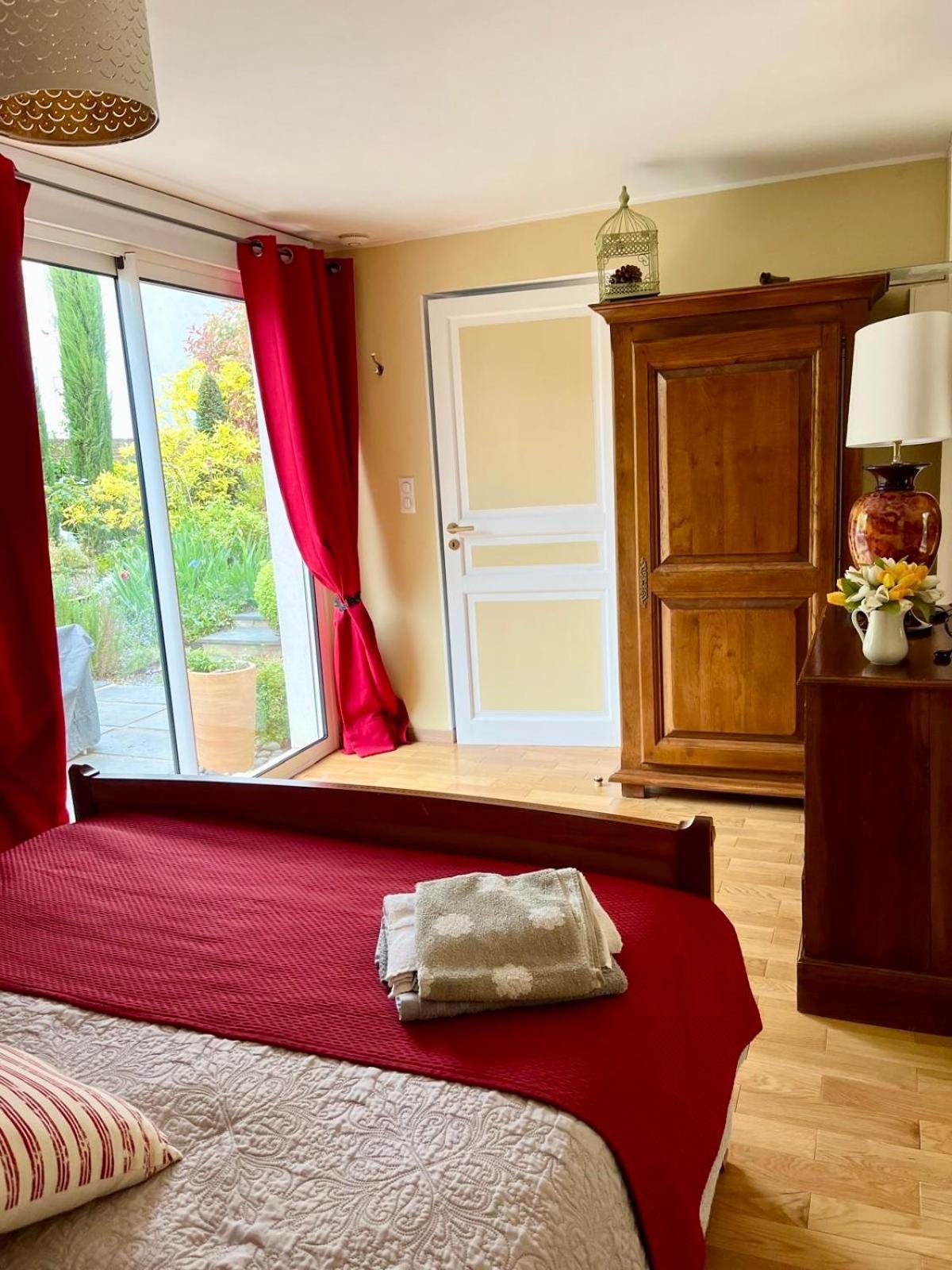 Gite Chez Madeleine Apartment Louhans Bagian luar foto